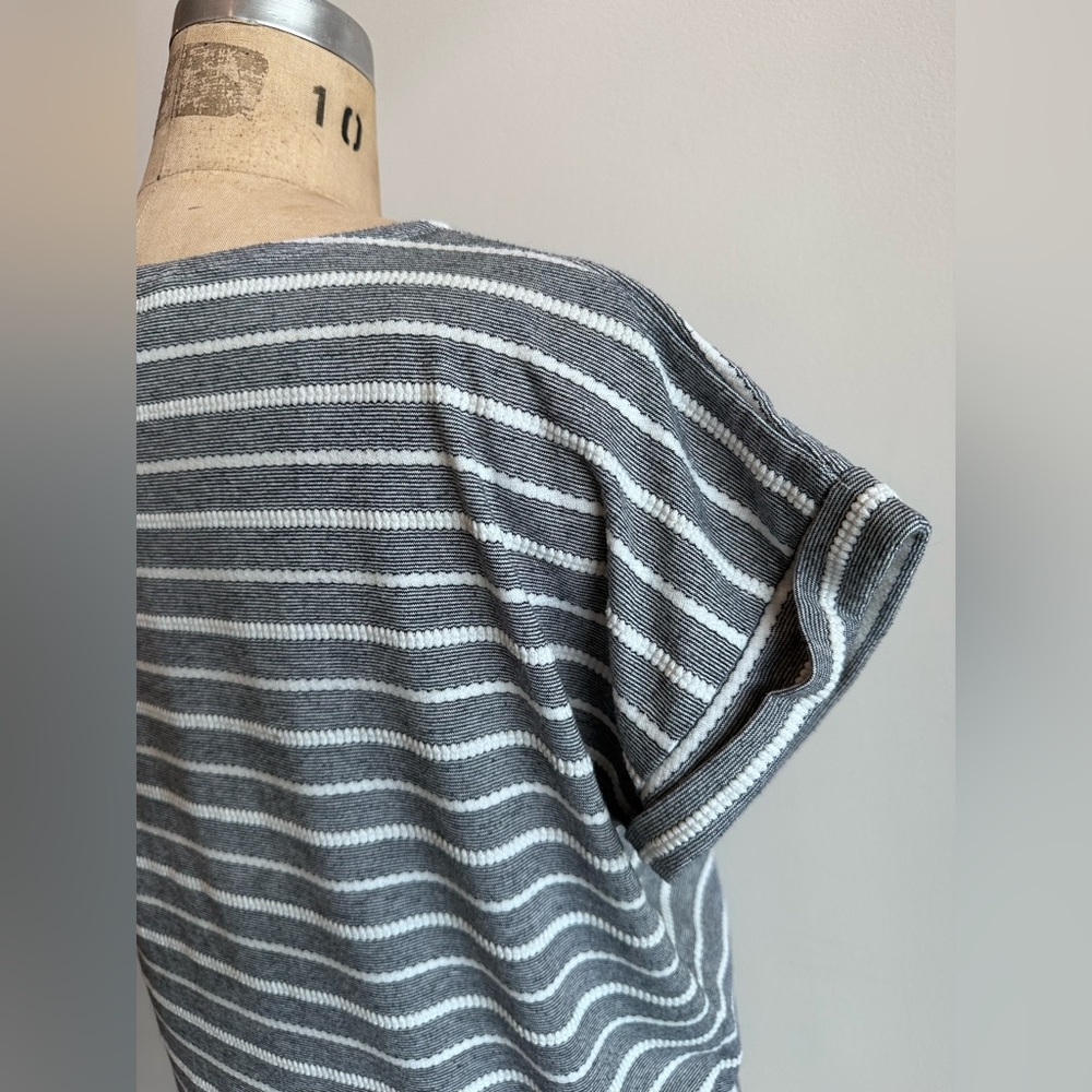 Jones New York Woven Tee Navy Blue White Stripe Boxy Cuffed Short Sleeve EUC - Picture 10 of 10